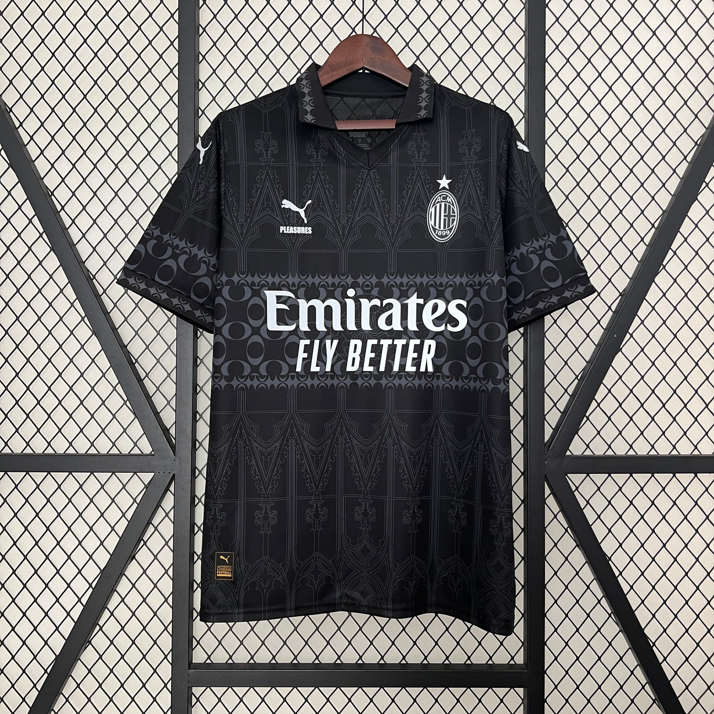 Milan 23/24 black
