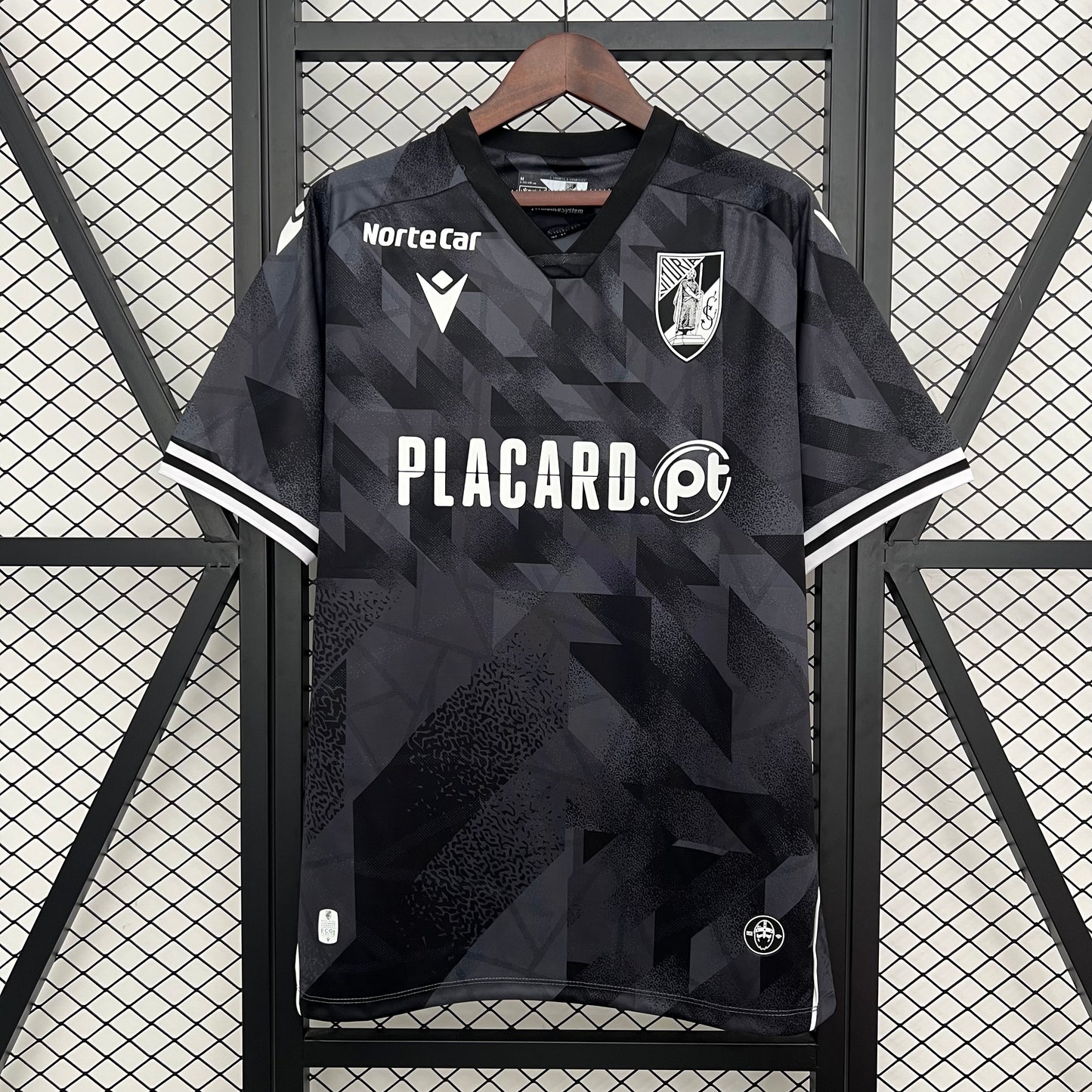 Guimarães 25/26 Alternativa