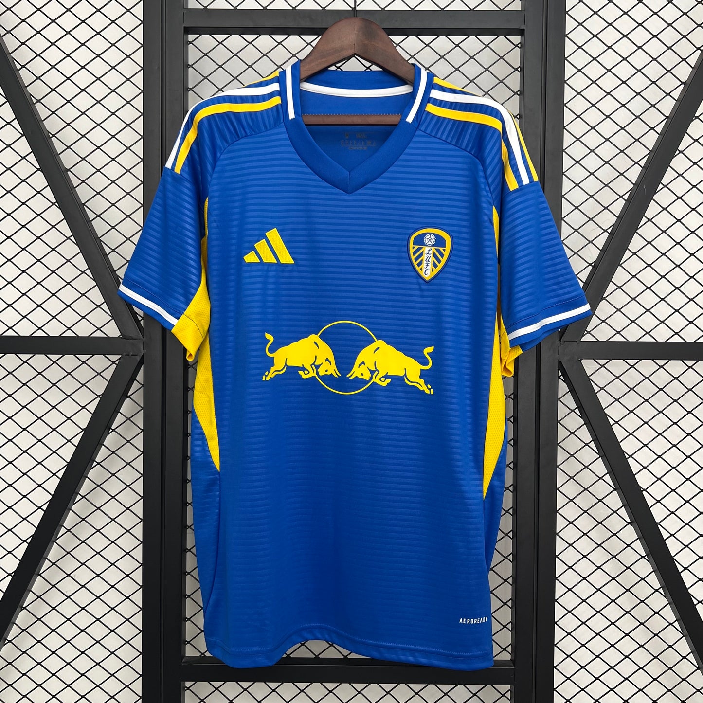 Leeds United 25/26 Alternativa