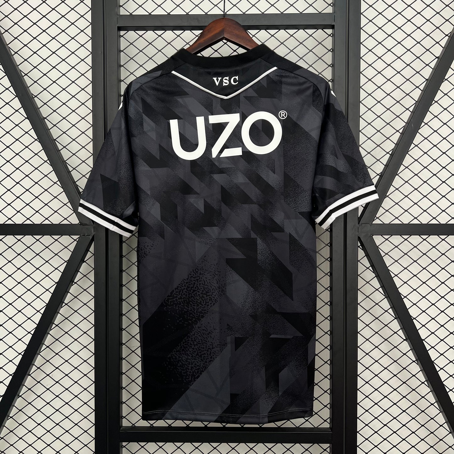 Guimarães 25/26 Alternativa