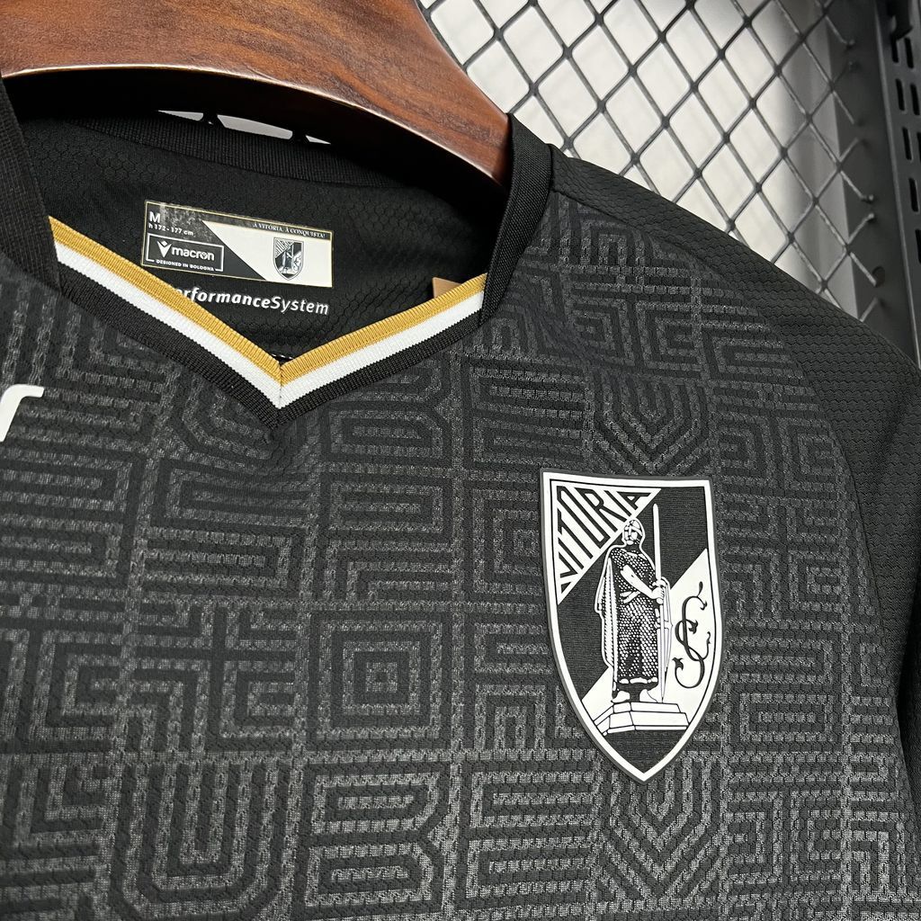 Guimarães 24/25 Alternativa
