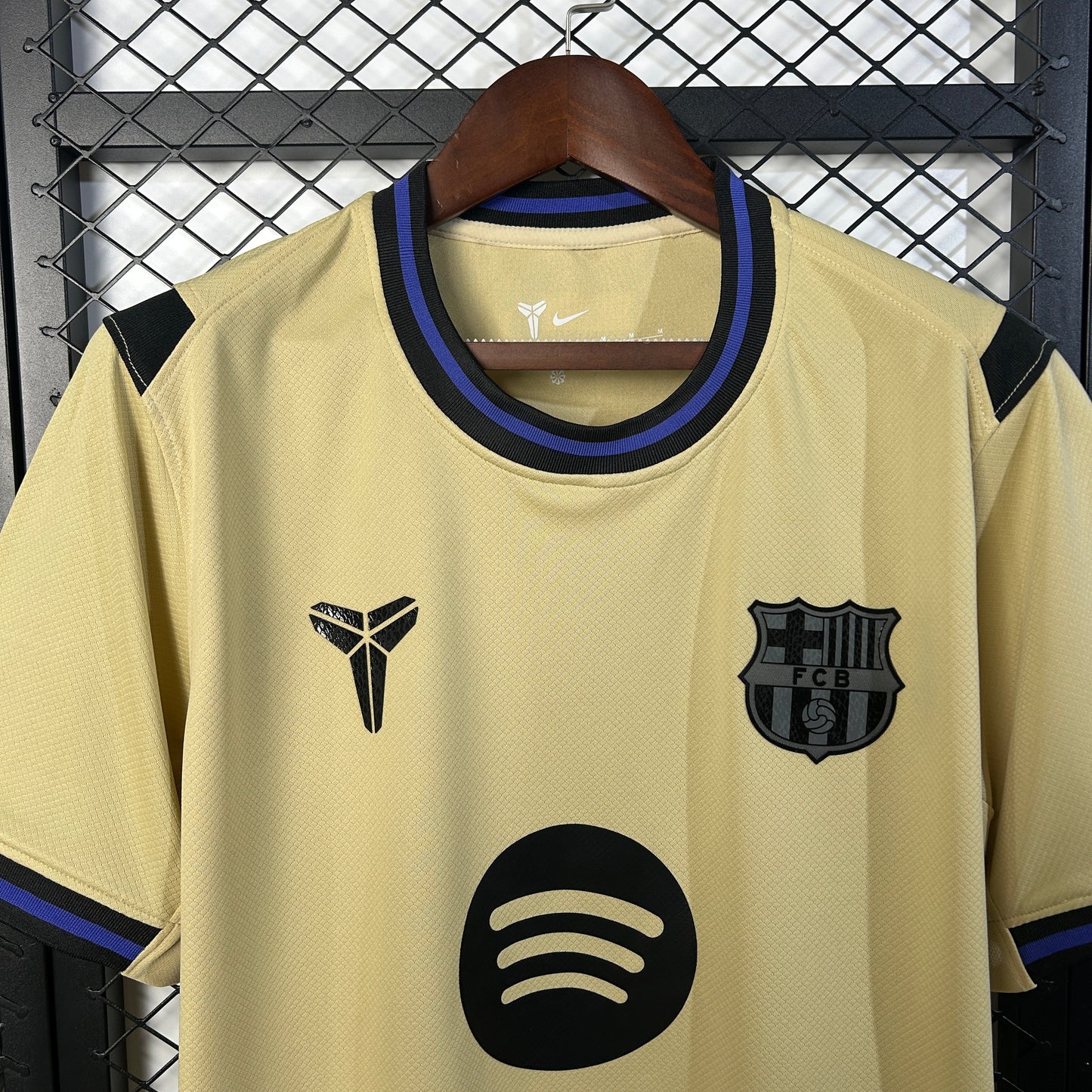 Barcelona 25/26 - Alternativa 1