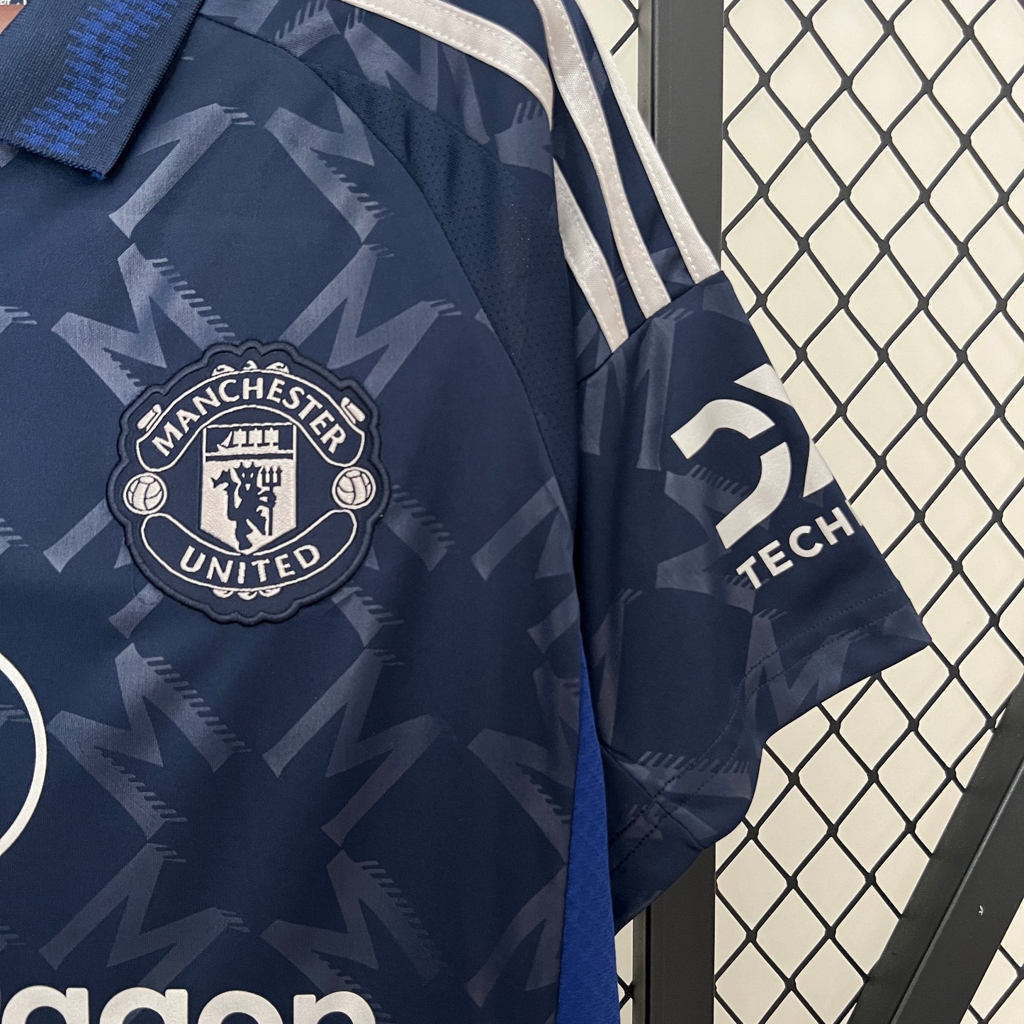 Manchester United 24/25 Alternativa