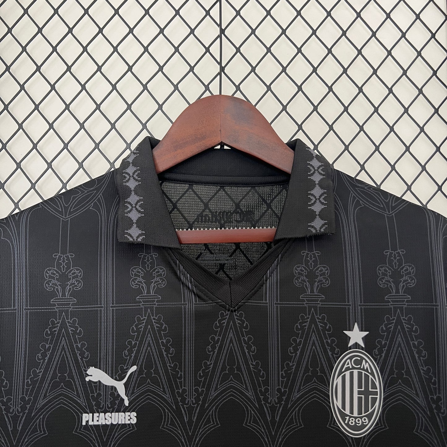 Milan 23/24 black
