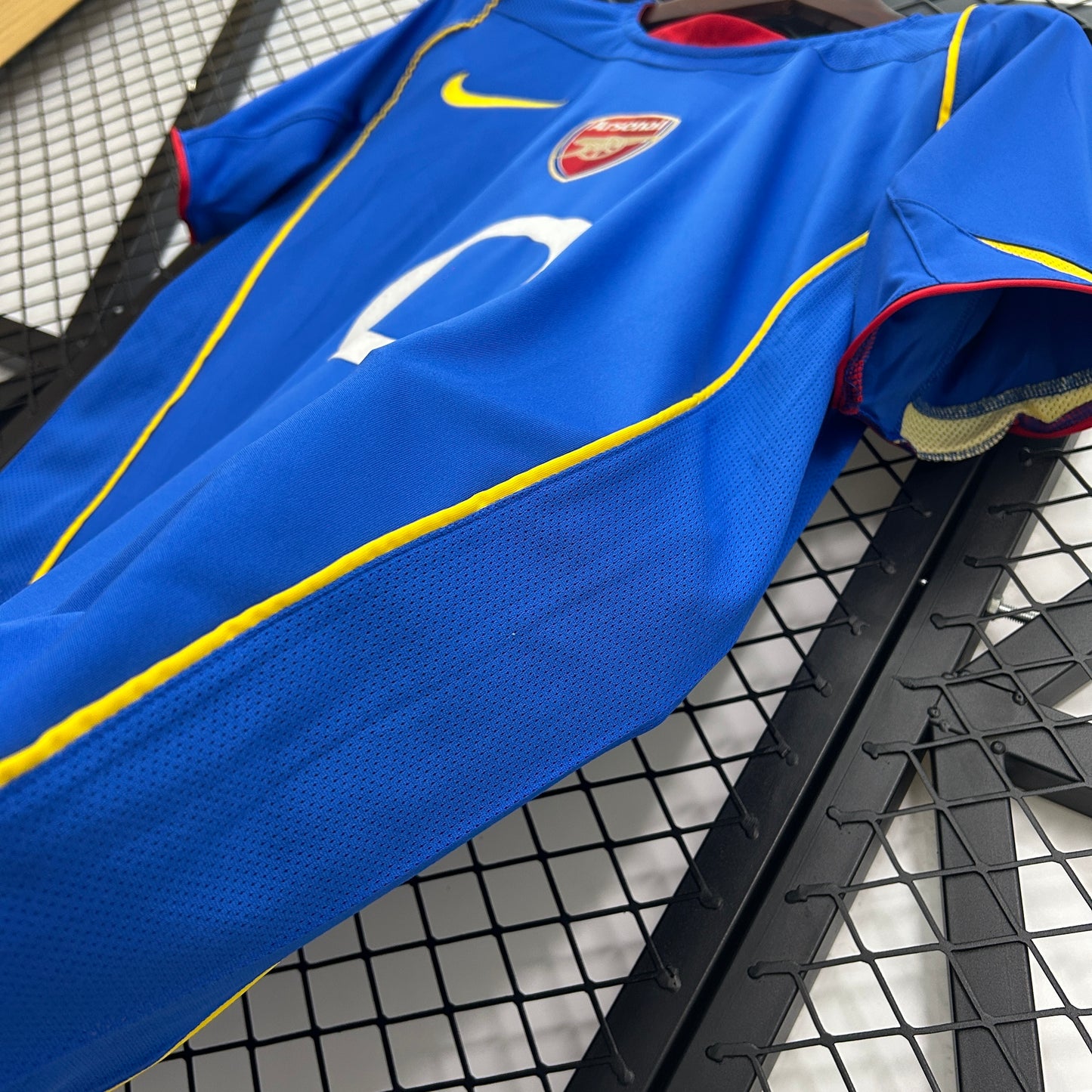 Arsenal Retro 04/05 Alternativa
